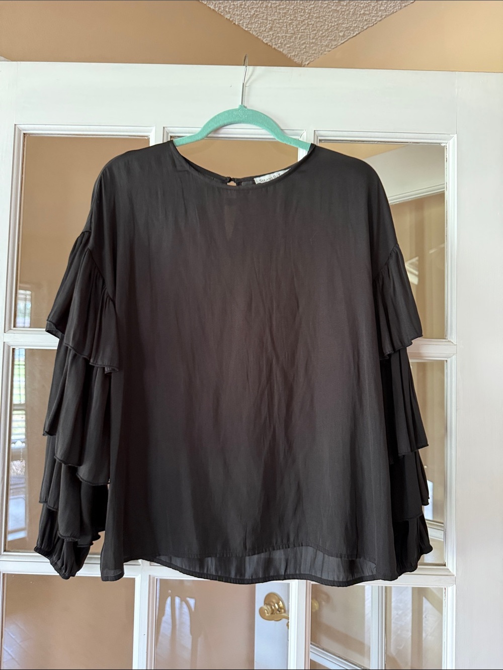 Women's Black Tiered Ruffle Sleeve Blouse